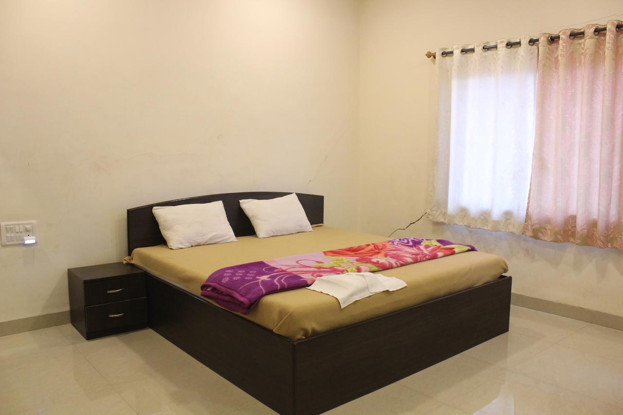 Malhar Bungalow بانتشجانى المظهر الخارجي الصورة